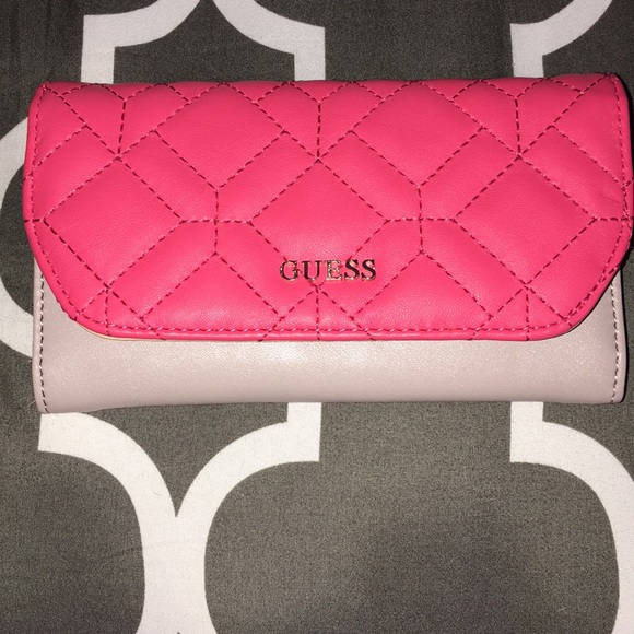 Guess Quilted Wallet - Picture 1 of 4
